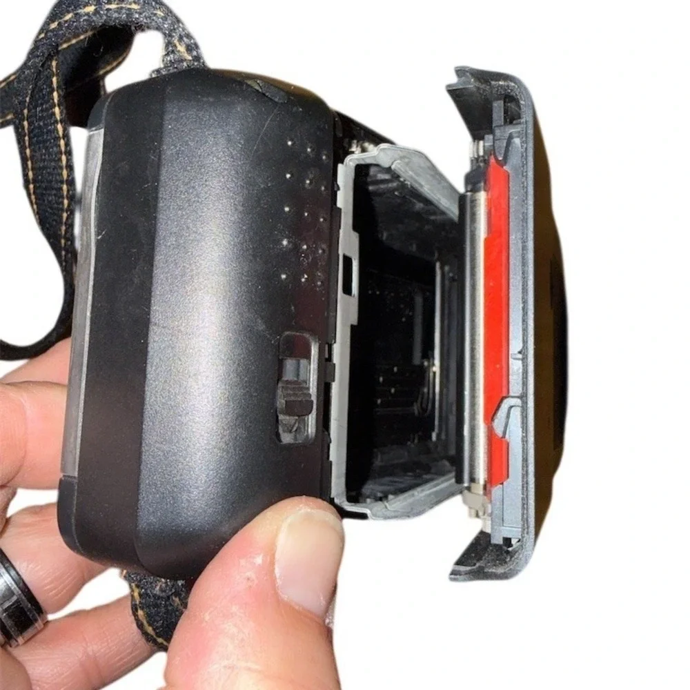 Polaroid Captiva SLR Autofocus Instant Camera‎ Black w/ Flash Wrist Strap